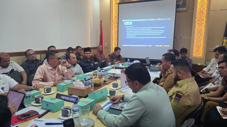 Cegah Kecelakaan, Ketua DPRD Kota Pariaman Ikut Bahas Penanganan Perlintasan Sebidang Bersama PT KAI dan Komisi V DPR RI