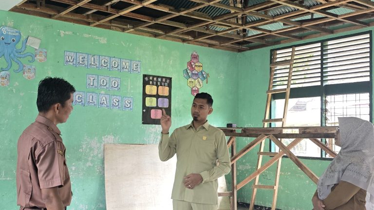 Dari Aspirasi ke Aksi, Pokir Ketua DPRD Pariaman Perbaiki Dua Sekolah di Desember 2025