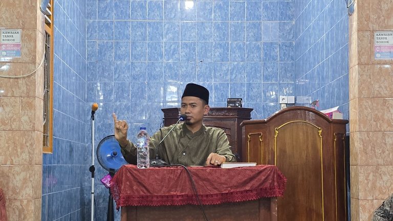 Peringatan Maulid Nabi: Muhajir Muslim Ajak Jamaah Masjid Nurul Iman Jadikan Rasulullah sebagai Teladan Kehidupan